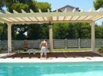 Ξύλινη πέργκολα με κασέτα pergola 8800 Markilux ανοιγοκλειόμενη. 